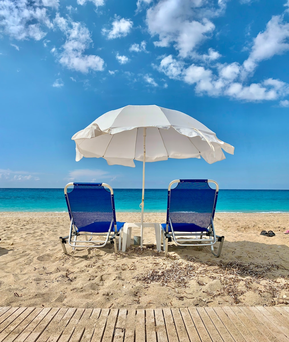 Beach Chairs for Elderly: Comfortable and Safe Seating Options